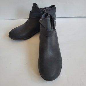 EUC Women's Superfeet Black Leather Ankle Bootie sz 8